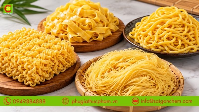Các loại mì kiềm gồm mì ramen, mì trứng, mì vàng và mì hoành thánh có sợi dai, màu vàng đặc trưng
