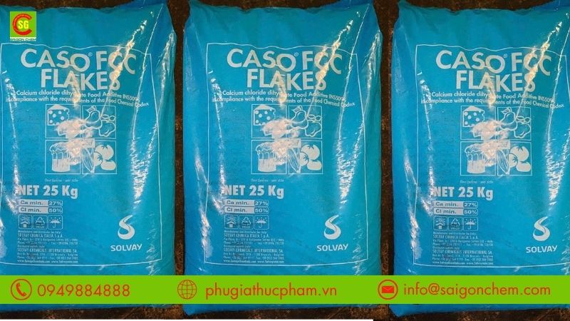 Canxi Clorua trong đồ uống thể thao có khả năng phân ly thành ion canxi, clorua khi hòa tan trong nước