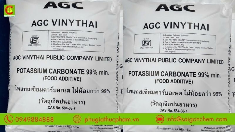 Nước tro tàu là dung dịch kiềm được pha từ kali cacbonat K2CO3 dùng trong chế biến thực phẩm